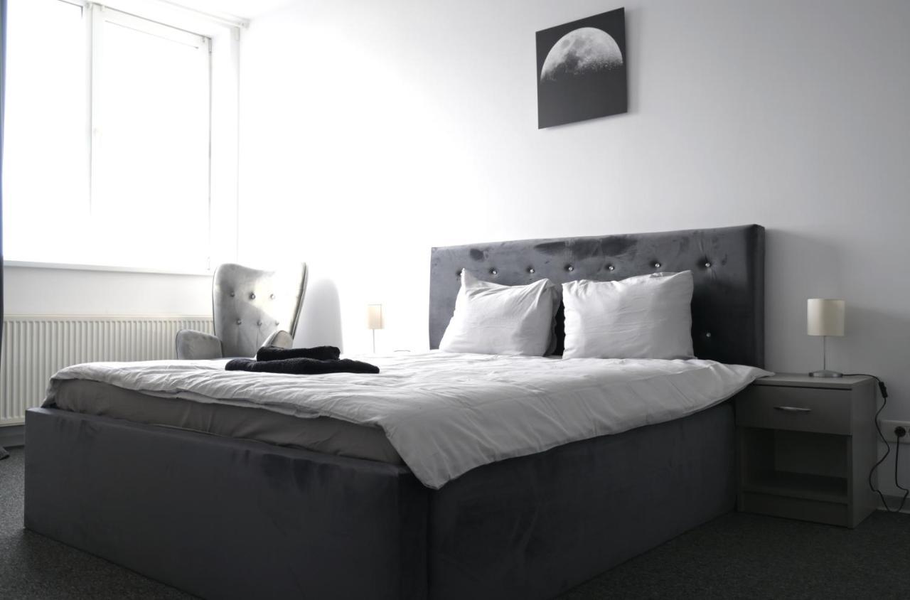 Luana Airport Apartments #8 Отопени Екстериор снимка