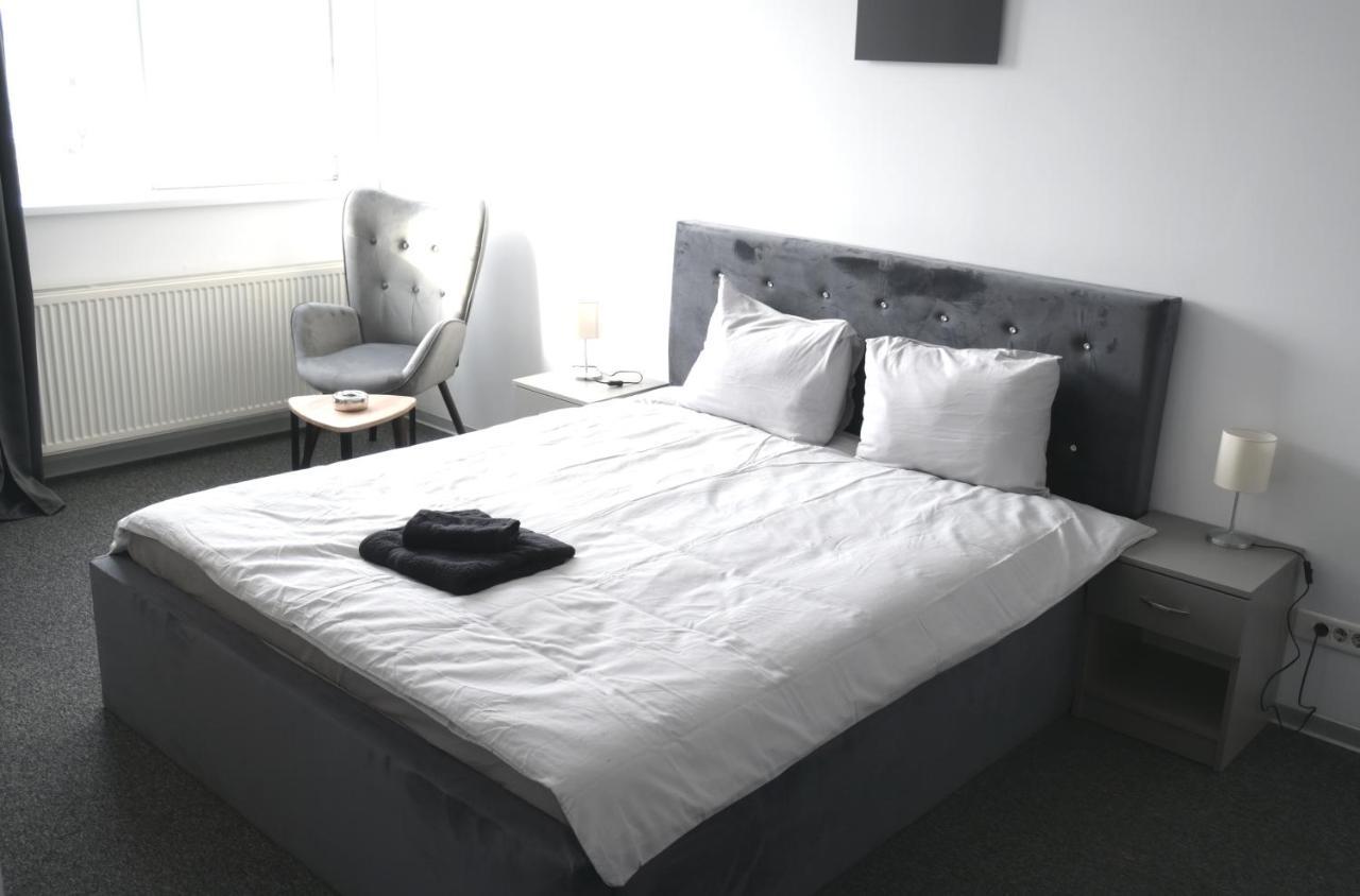 Luana Airport Apartments #8 Отопени Екстериор снимка